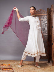 Women Off White Kurta Set With Burgundy Net Sequins Dupatta