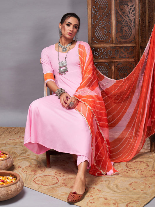 Women Pink Kurta Set With Orange Lehariya Dupatta