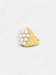 The Elizabethan Statement Ring  Daisy WhiteSOHIRG6102