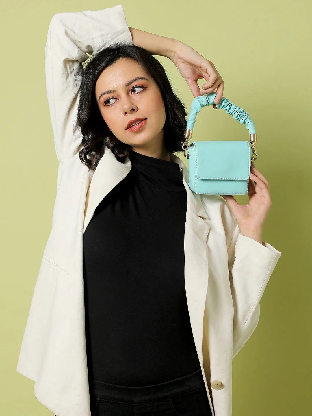 Solid Magnet Lock Hand Bag with Chain detail