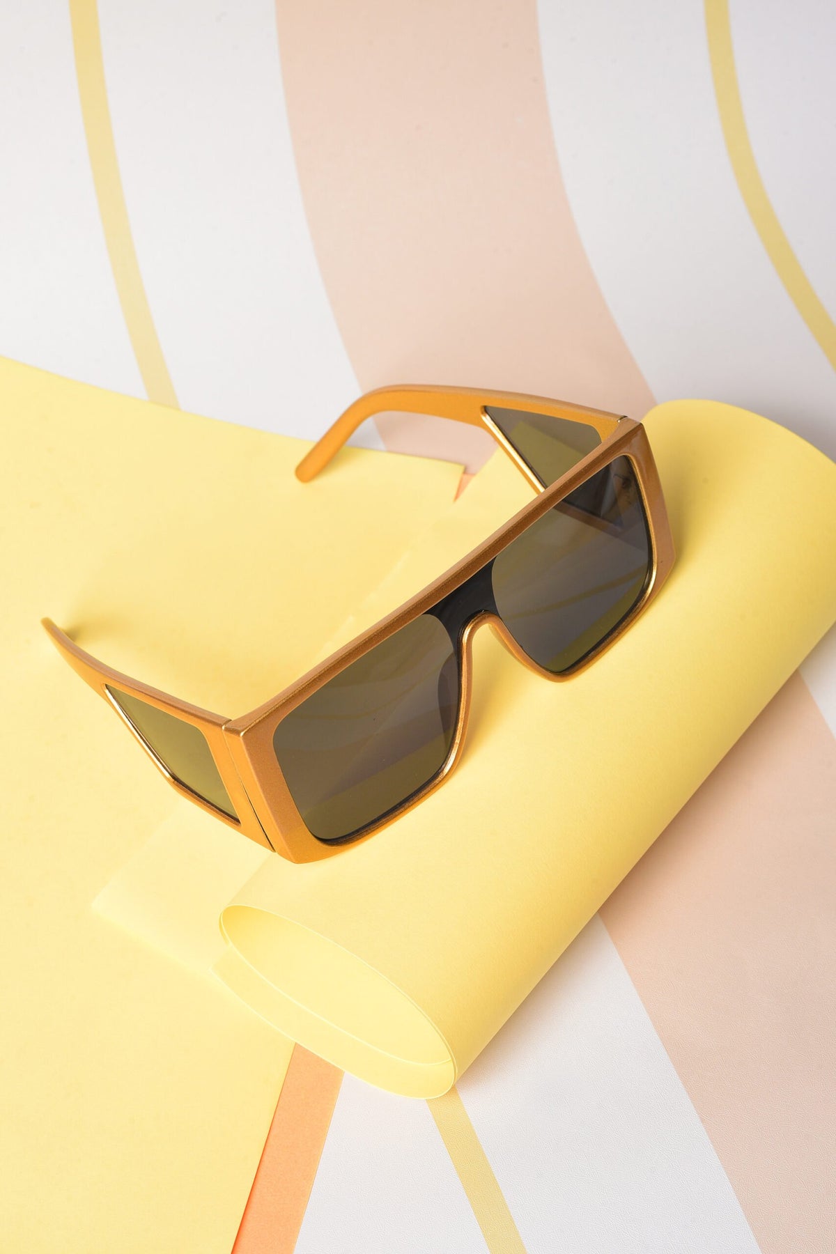 Women Black Lens Gold-Toned Oversized Sunglasses