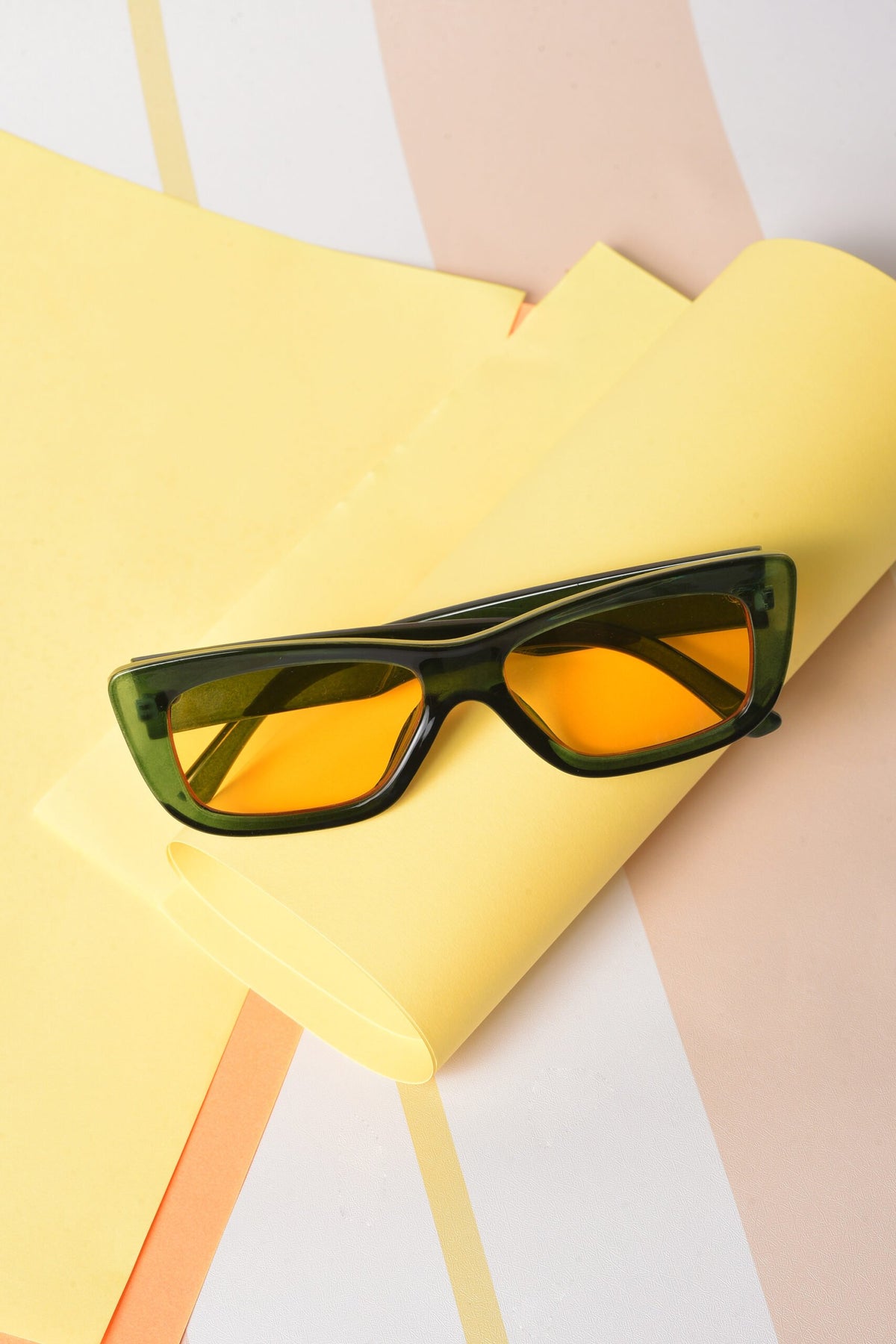 Women Yellow Lens Green Rectangle Sunglasses