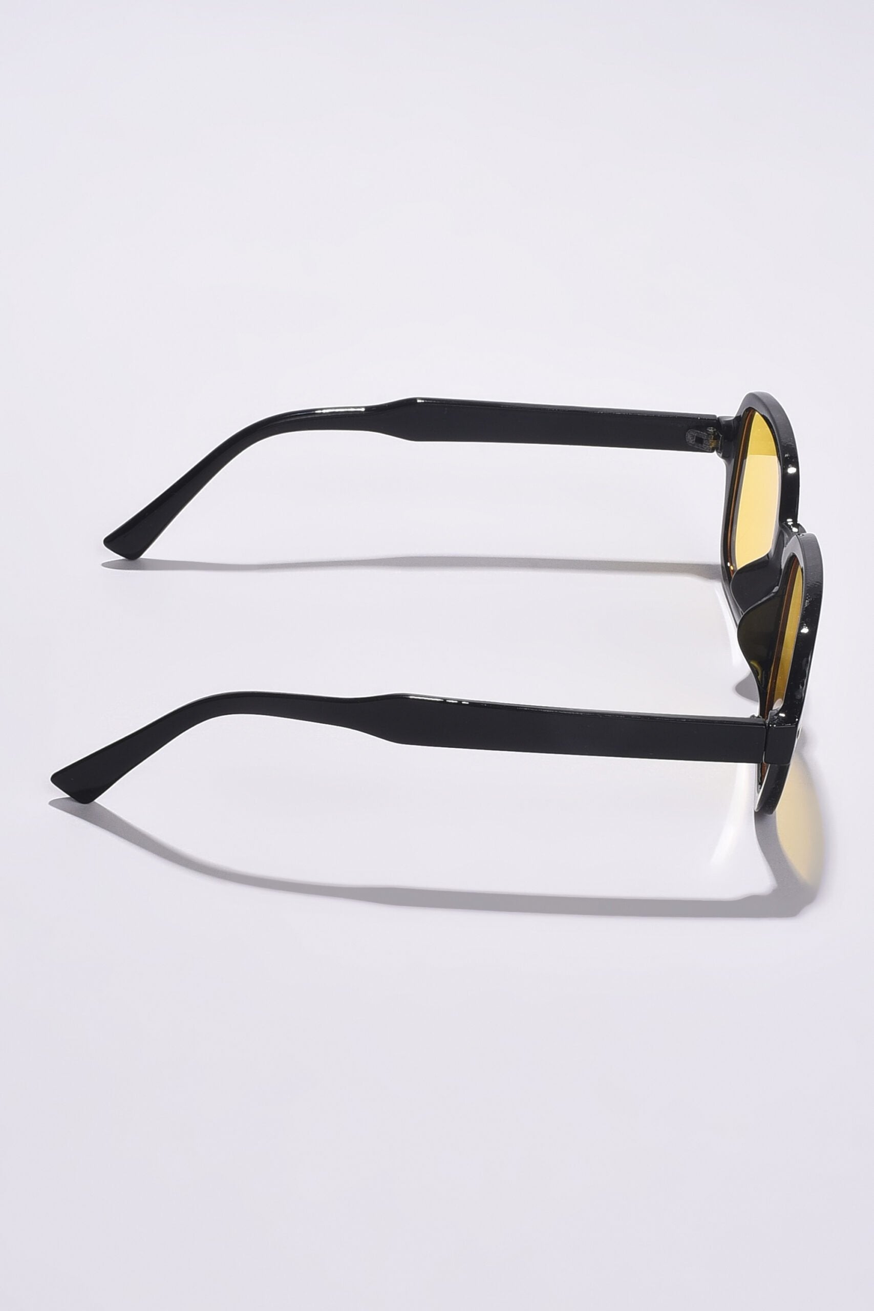 Women Yellow Lens Black Oval Sunglasses