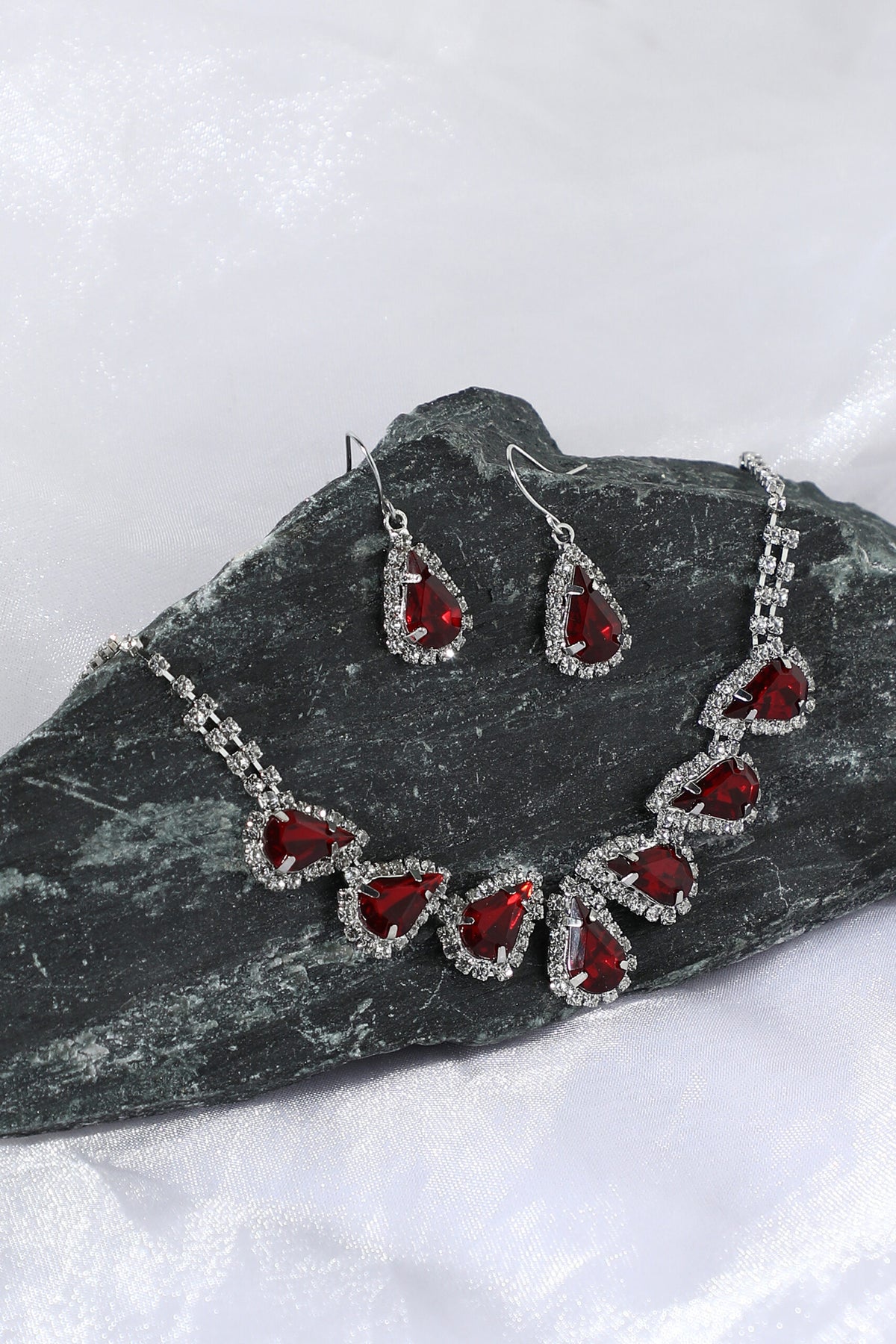 Silver Plated Designer Stone Party Necklace and Earring Set