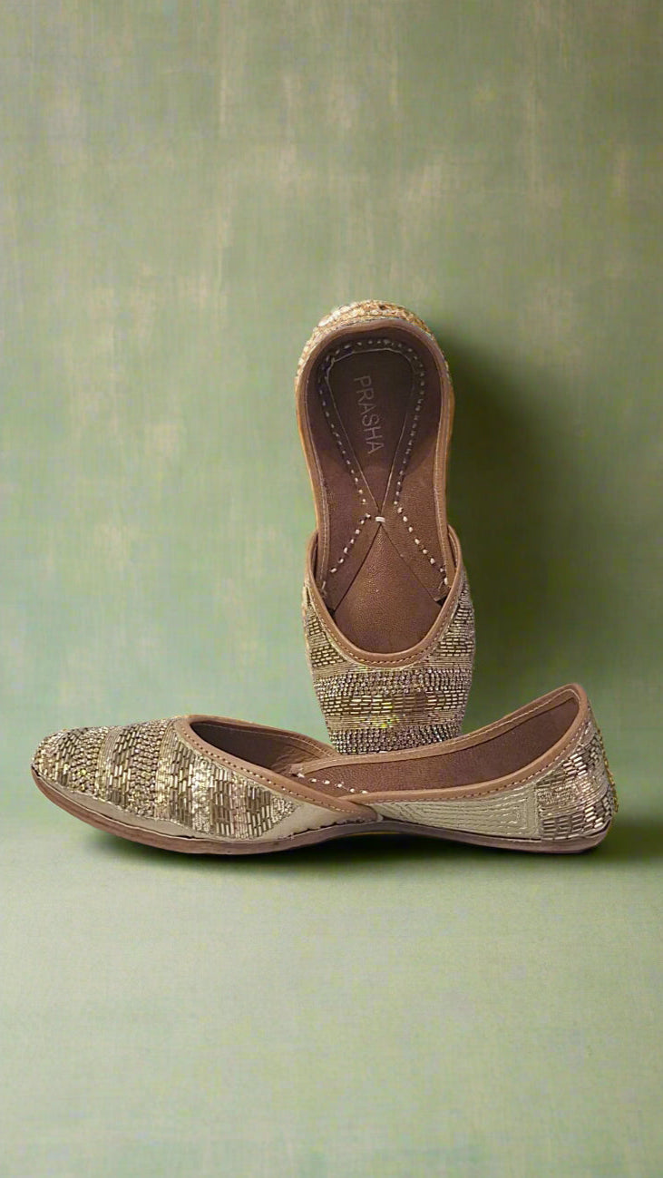 Women's Golden embellished Jutti