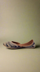 Women's blue and golden embroidered Jutti