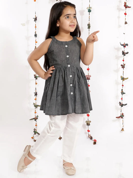 Girls Handloom Cotton Kurta And Straight Pant Set