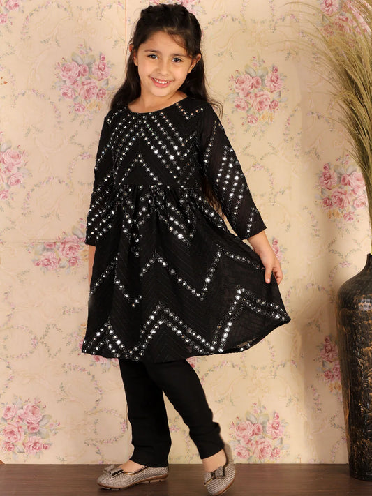 Girls Black Kurta And Churidar