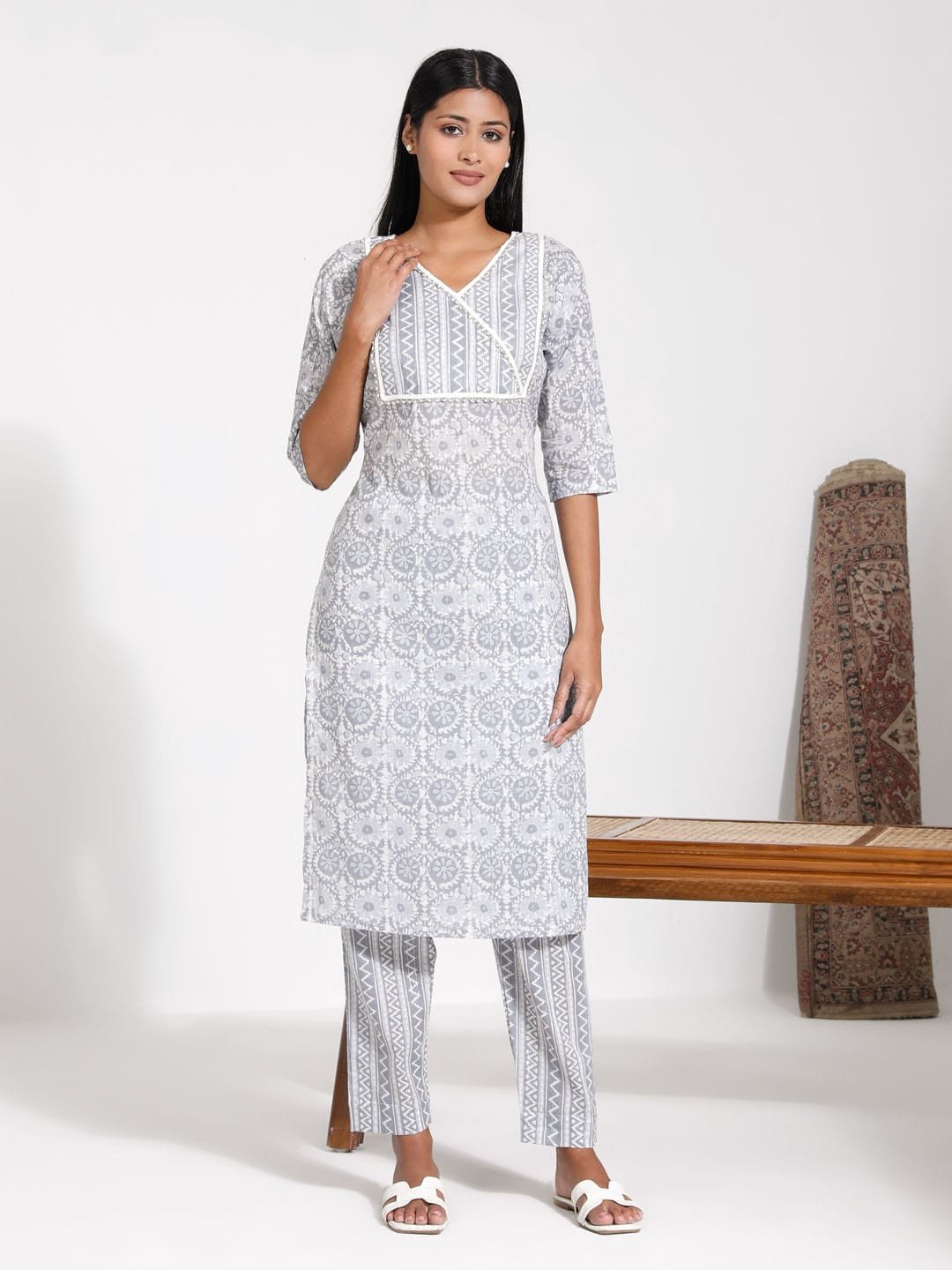 WOMEN'S GREY PRINTED COTTON KURTA PANT SET