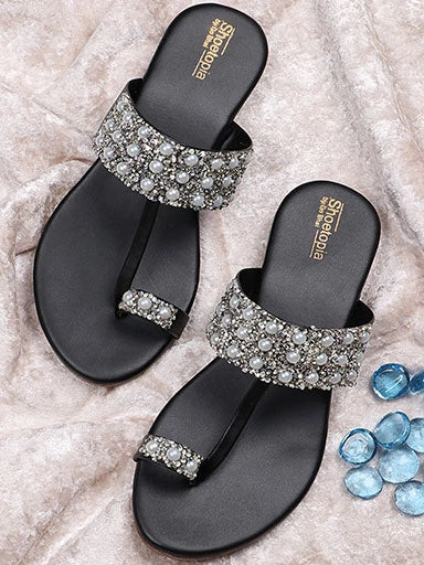 Womens & Girls Black & Silver-Toned Embellished Leather Ethnic One Toe Flats