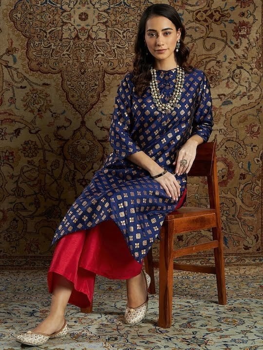 Women Navy Blue Floral Printed Kurta with Palazzo