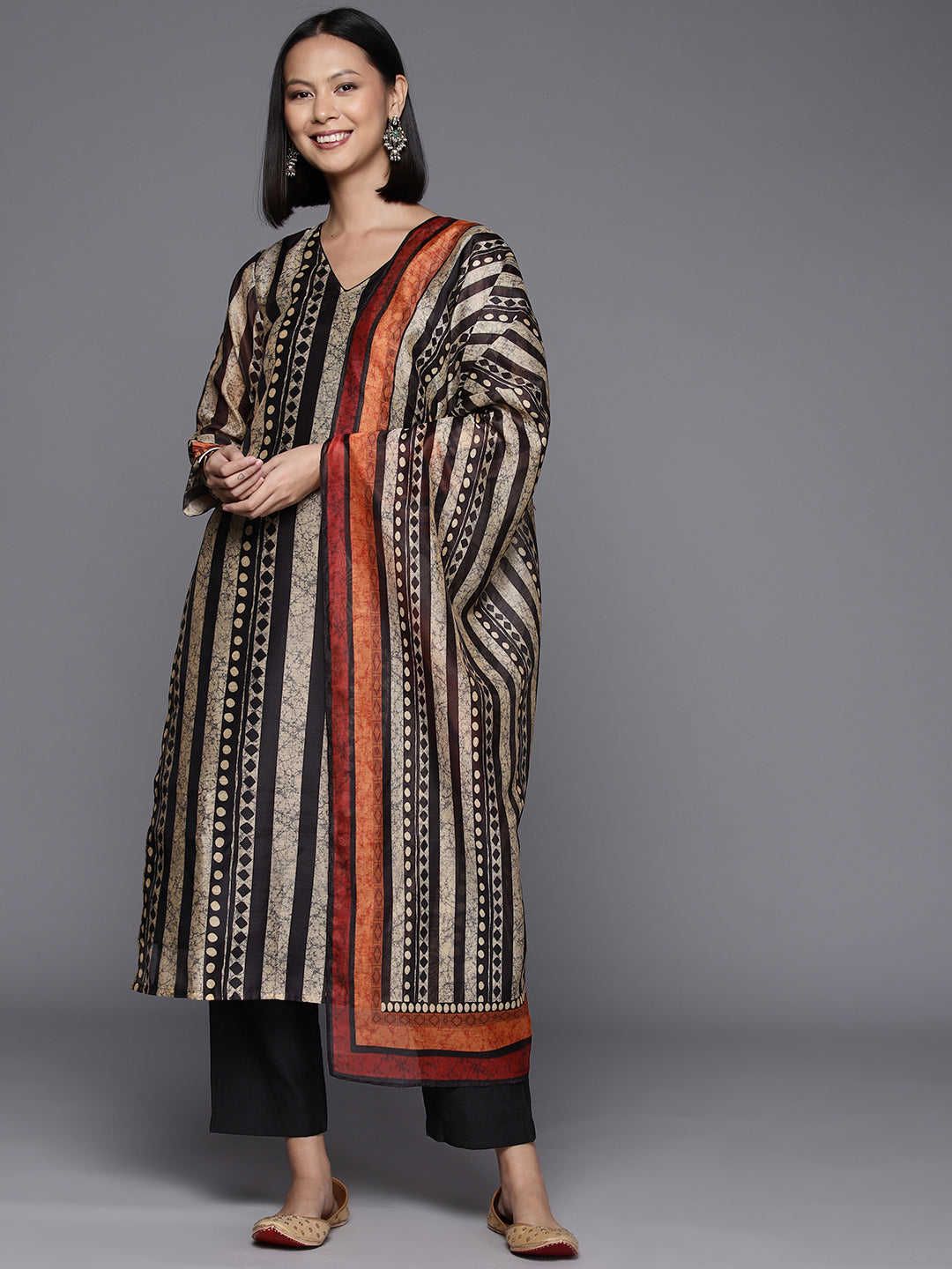 Women Grey And Black Stripe Printed Straight Kurta Paired With Solid Black Bottom And Printed Dupatta