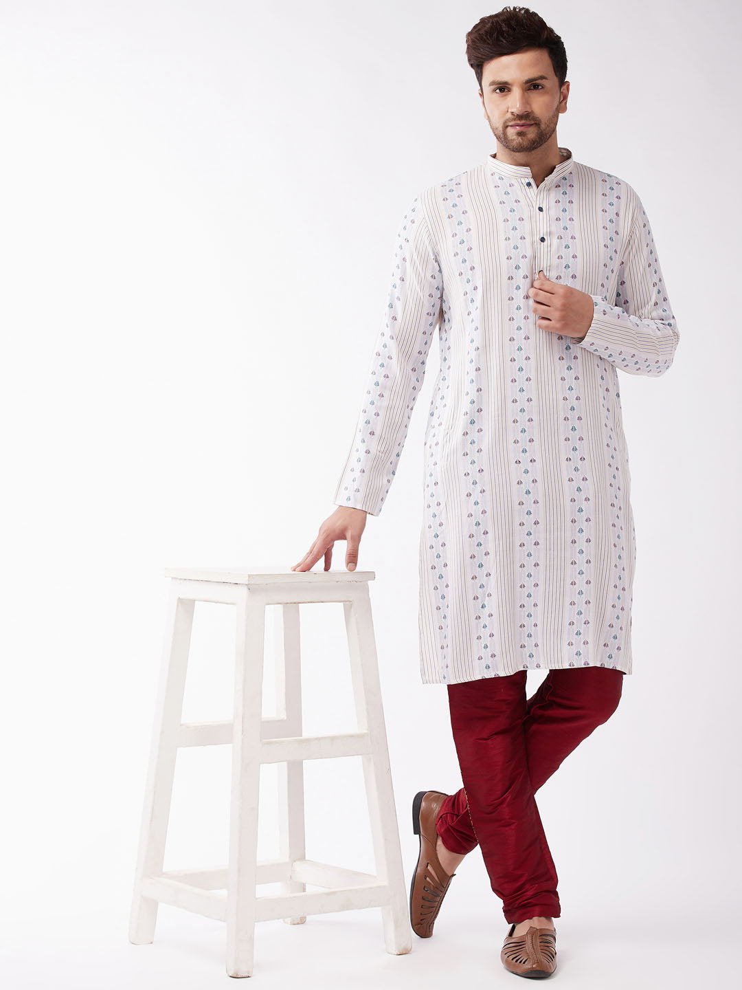 Men's Maroon Silk Blend Embroidered Pyjama