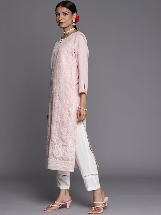 peach and white thread embroidered chanderi kurta paired with straight pant and ombre dupatta