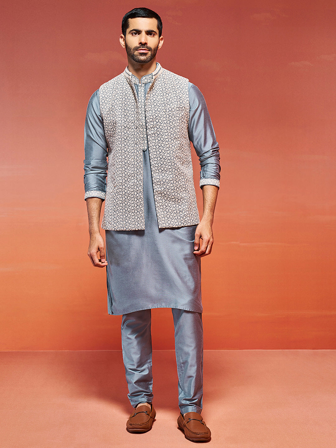 Men's Gray Viscose Jacket,Kurta And Pyjama Set.