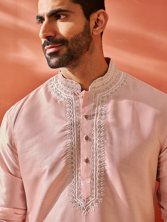 Men's Peach Silk Blend Kurta And Pyjama Set.