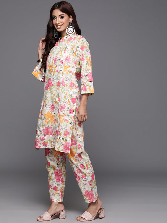 Women Off White Floral Printed Kurta With Bottom