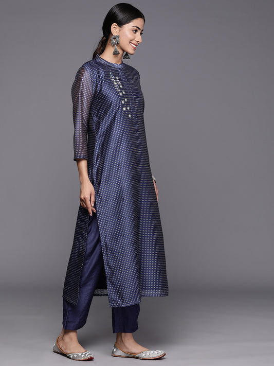 Women Navy Blue Bandhani Printed Straight Kurta With Three Quarter Sleeves Paired With Tonal Bottom And Printed Dupatta