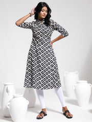 Women's Black And White Kurta Set