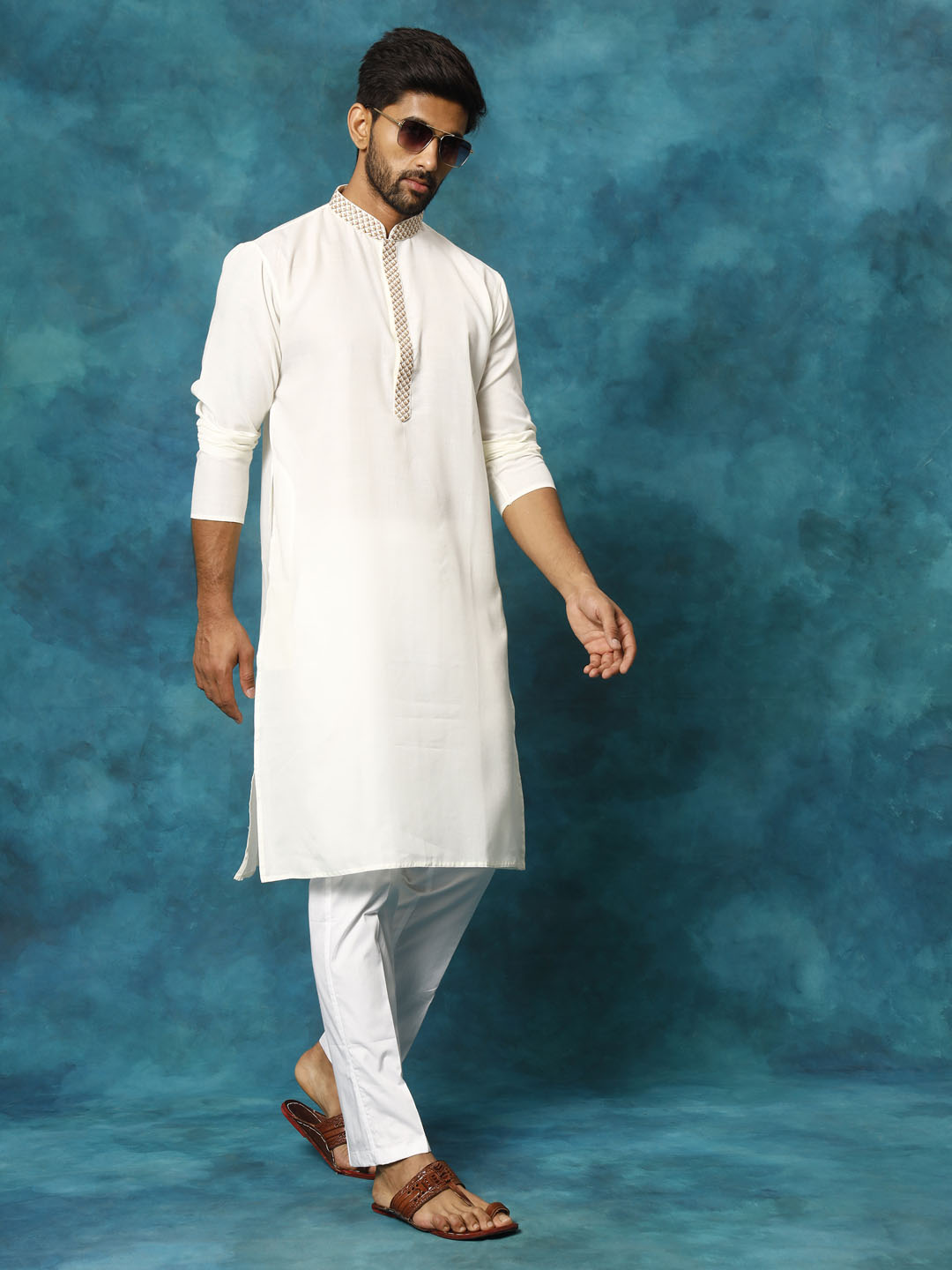 Men's Cream And White Cotton Blend Kurta Pyjama Set