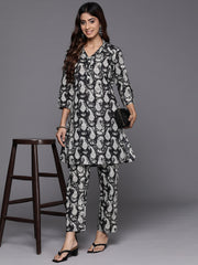 Women Black And White Paisley Printed Cotton Co-Ords