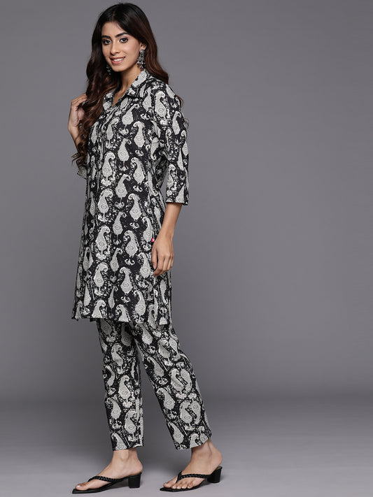 Women Black And White Paisley Printed Cotton Co-Ords