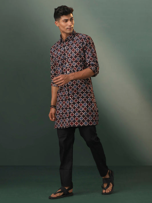 Men's Multicolor Base Black Cotton Kurta Pyjama Set