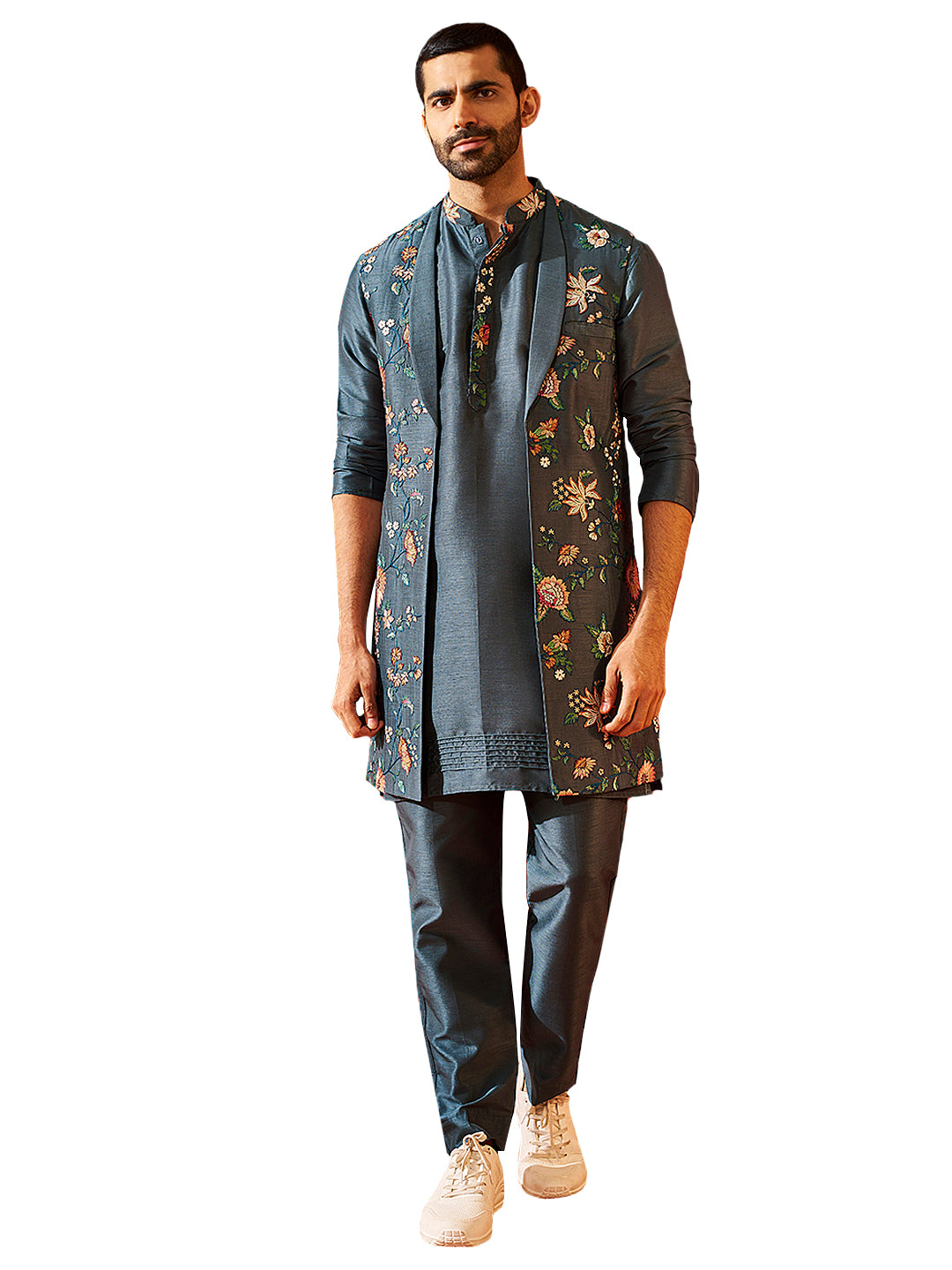 Men's Gray Silk Blend Jacket,Kurta And Pyjama Set.