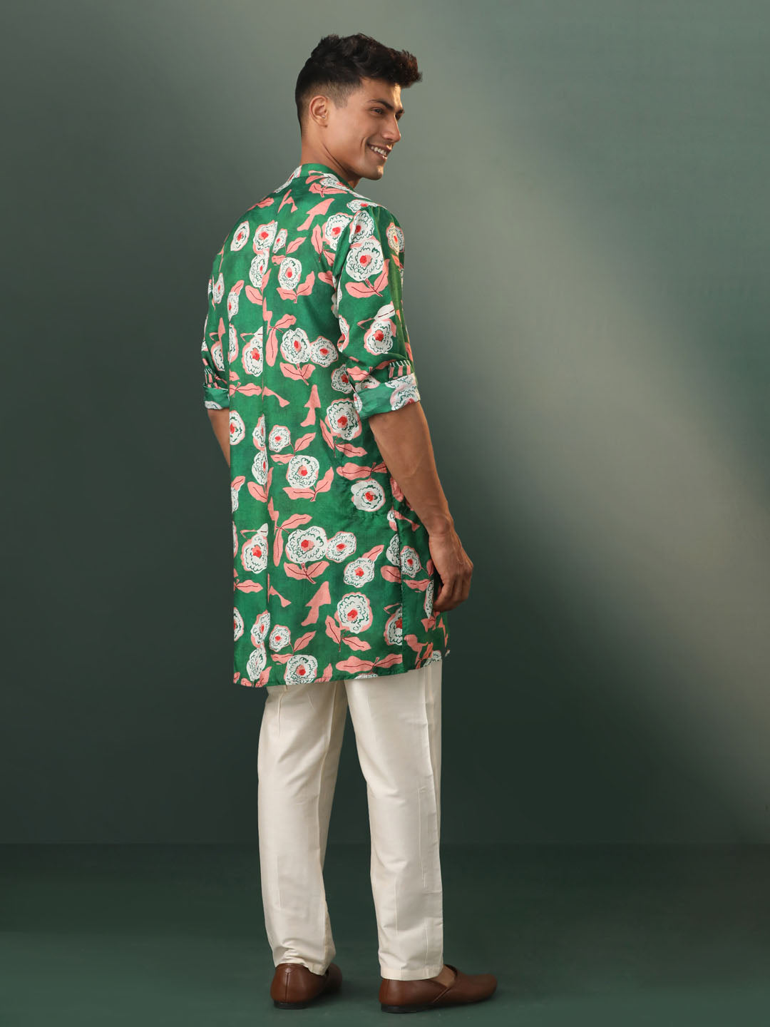 Men's Green And Cream Cotton Blend Kurta Pyjama Set