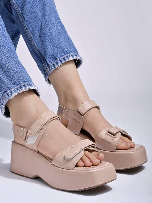 Shoetopia Comfortable  & Sporty Peach Sandals For Women & Girls