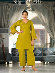 Women Green Embroidered V-Neck With Flared Sleeves Co-Ord Sets