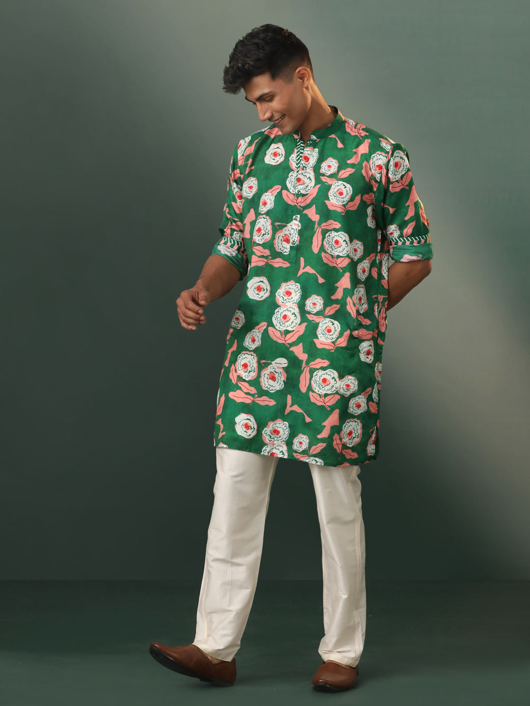 Men's Green And Cream Cotton Blend Kurta Pyjama Set