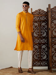 Vastramay Men's Yellow Cotton Blend Kurta