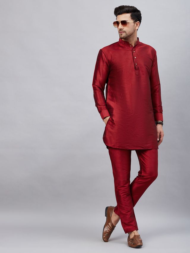 VM Men's Maroon And Maroon Cotton Blend Kurta Pyjama Set