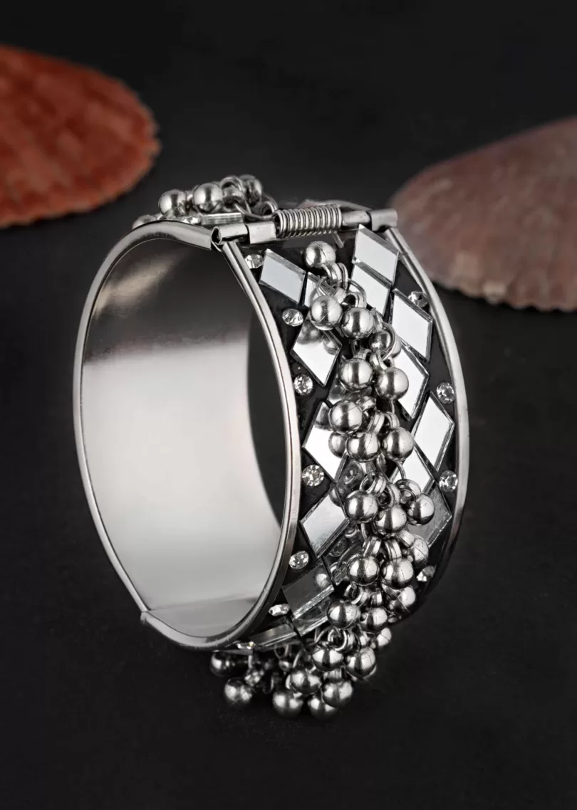 Silver-Toned Regal Aura Oxidised Silver-Plated Cuff Bracelet