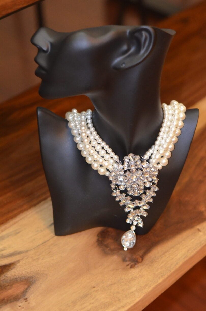 PEARL AND RHINESTONE NECKLACE -WHITE