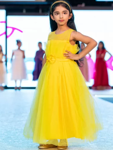 Yellow Mesh Party Dress With Front Bow And Ruffled Hem
