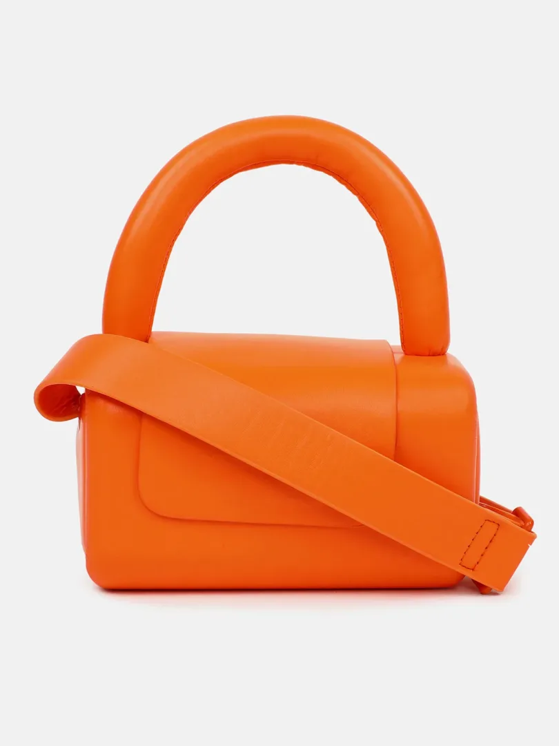 Solid Magnet Lock Hand Bag with Handle detail