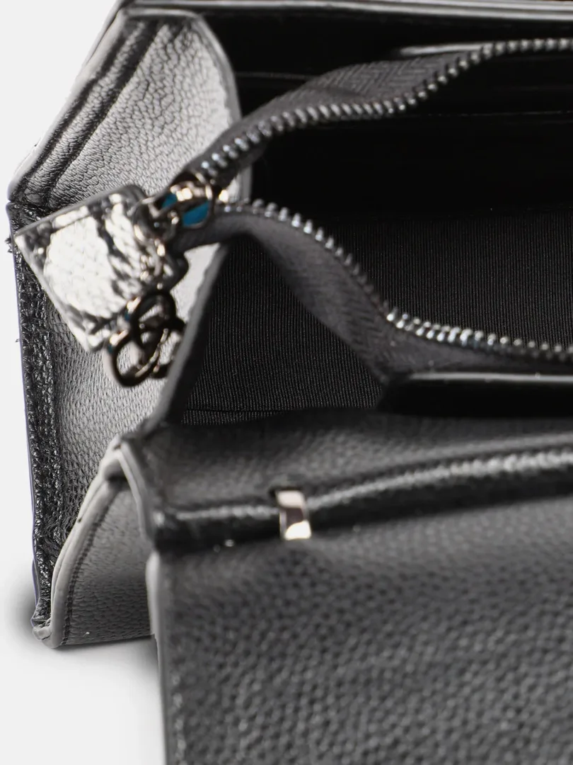 Solid Magnet Lock Hand Bag with Chain detail