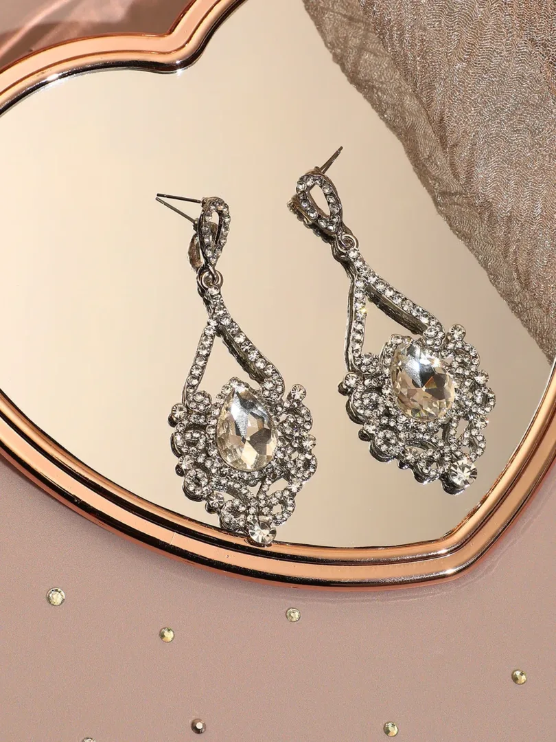 Silver Plated Designer Stone Casual Drop Earring For Women