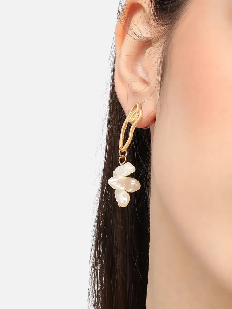 Gold Plated Pearls Casual Drop Earring For Women