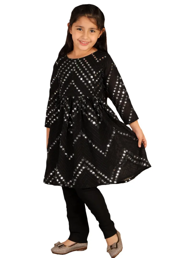 Girls Black Kurta And Churidar