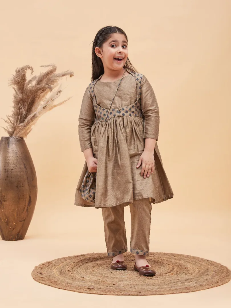 Girls Chiku Kurta And Pant Set