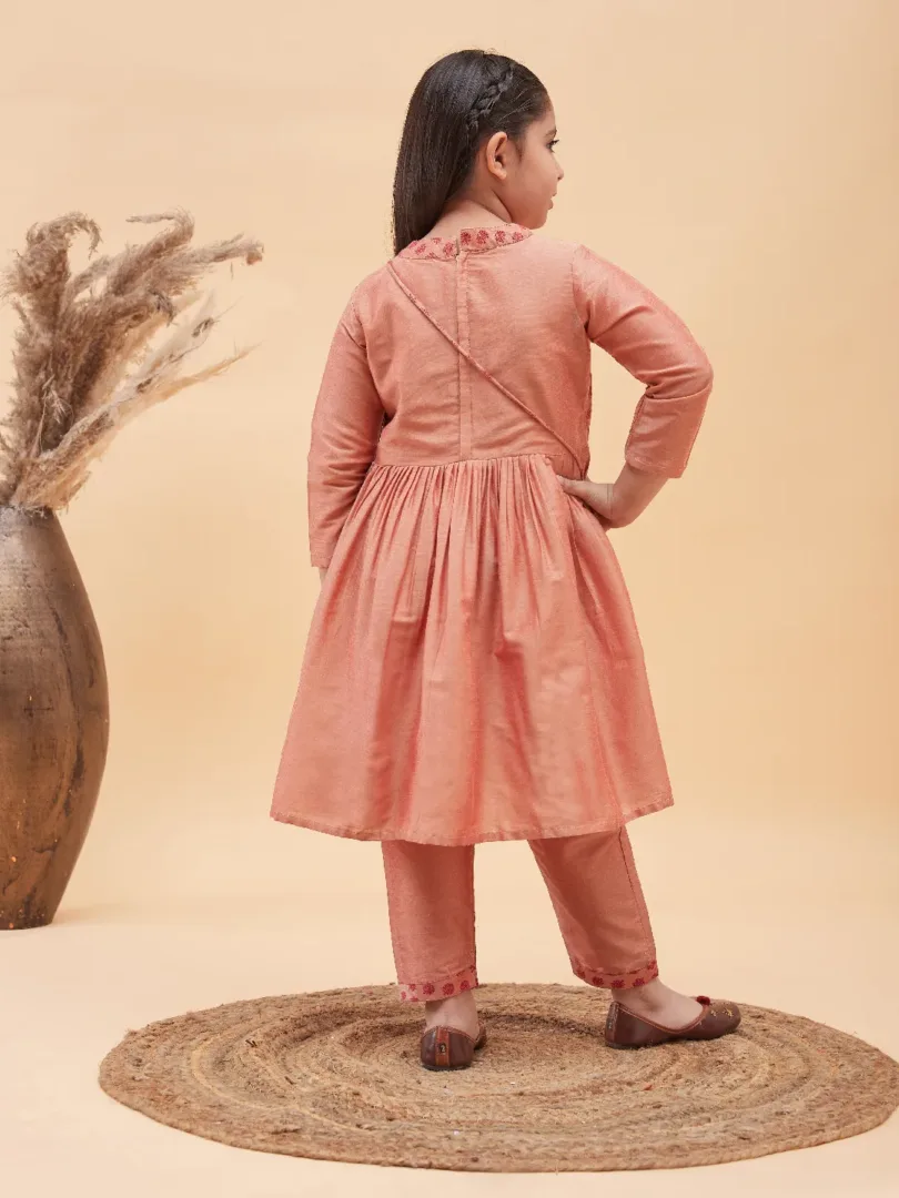 Girls Pink Kurta And Pant Set