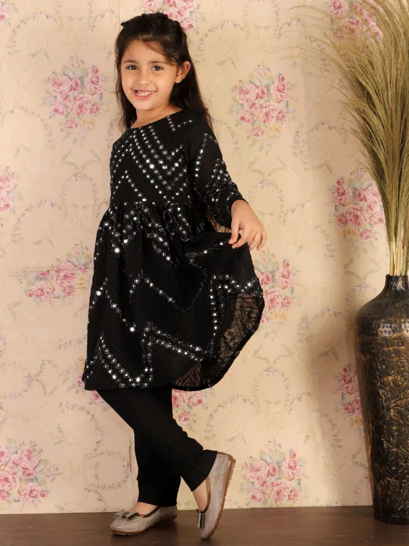 Girls Black Kurta And Churidar