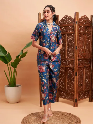 Women Blue Floral Blazer With Straight Pants
