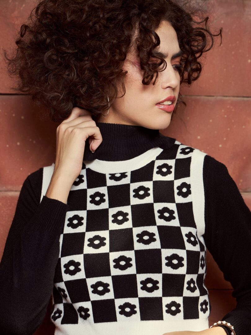 Women Black Floral Round Neck Sleeveless Sweater