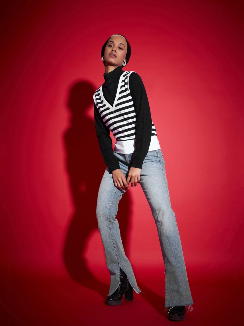 Women Black & White Striped V-Neck Sleeveless Sweater