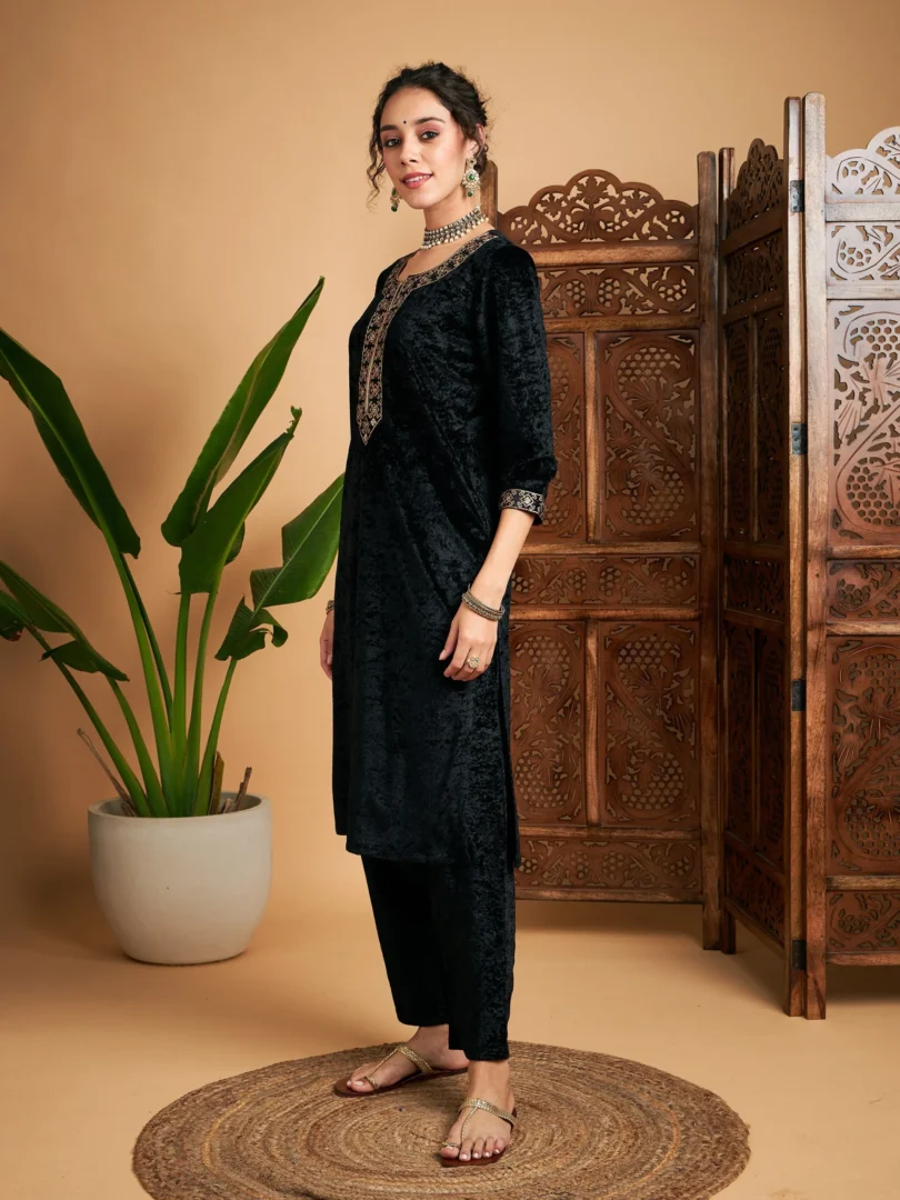 Women Black Velvet Contrast Piping Straight Kurta