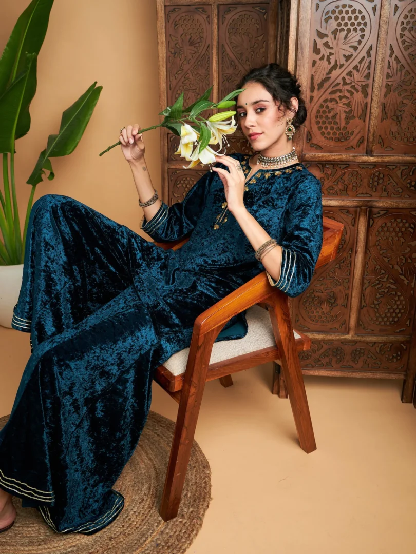 Women Teal Velvet Embroidered Short Kurta